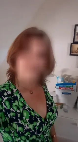 Montserrat, 33 años